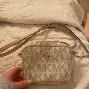 Michael Kors Crossbody